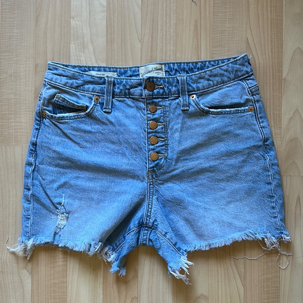 Universal Thread Shorts